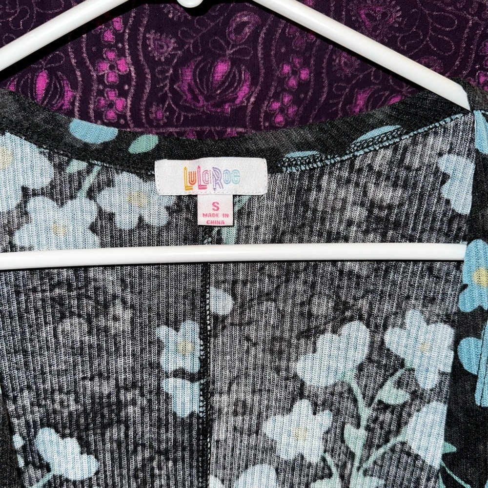 Flower Cardigan - Picture 6 of 6